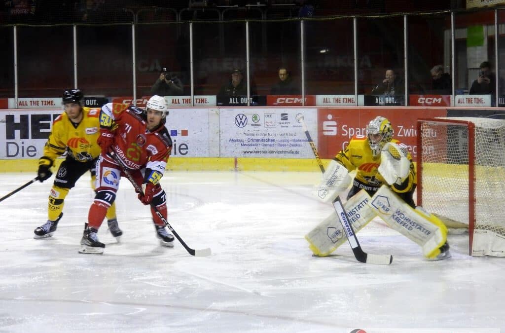DEL2 am Dienstag – Krefeld mit Erfolg bei Crimmitschau / Kassel gewinnt Derby / Selb verliert gegen Dresden