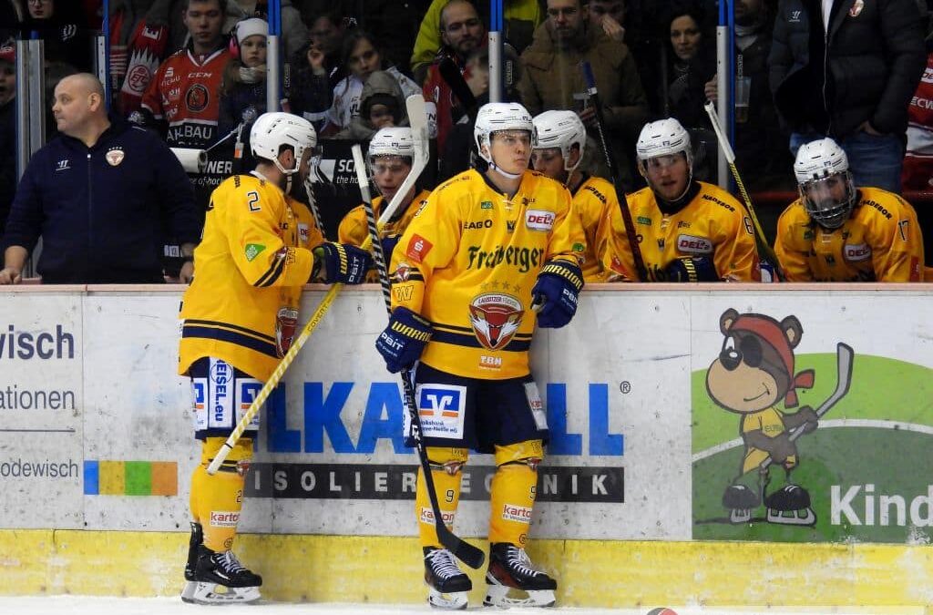 Lausitzer Scheidl entscheidet Serie – Ravensburg schaltet Freiburg aus