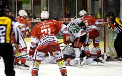 Eispiraten Crimmitschau bejubeln knappen Sieg über die Starbulls Rosenheim