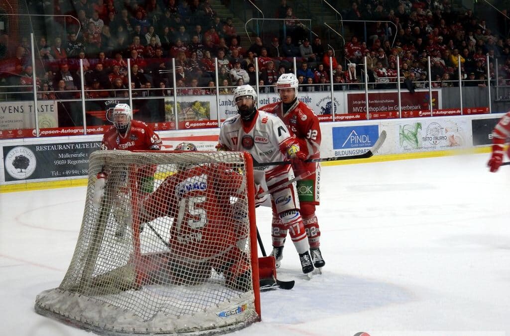 Eispiraten Crimmitschau verlieren knapp in Regensburg und vergeben somit ihren Matchpuck
