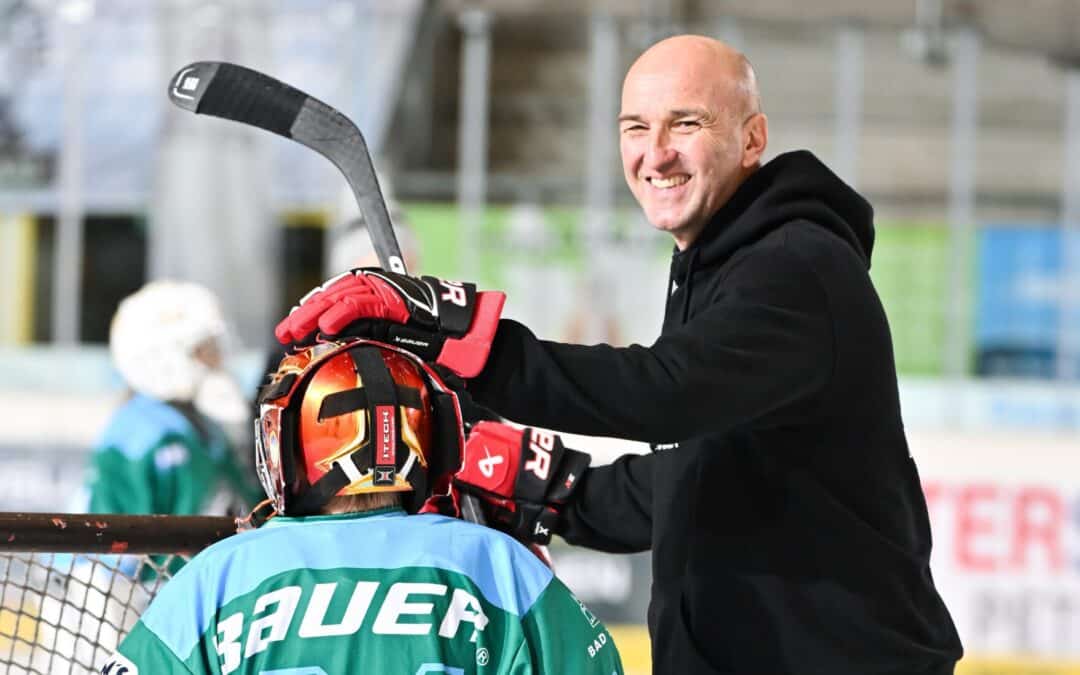 Wo junge Eishockeyträume wachsen – Das Sommer-Camp von Helmut de Raaf