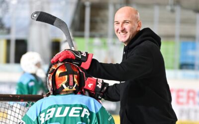 Wo junge Eishockeyträume wachsen – Das Sommer-Camp von Helmut de Raaf