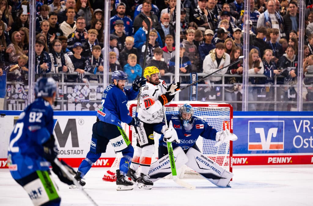 Straubing Tigers holen die ersten drei Punkte gegen Frankfurt