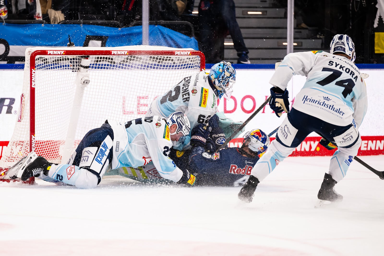 Red Bull Mnchen gegen Dresdner Eislwen – PENNY DEL