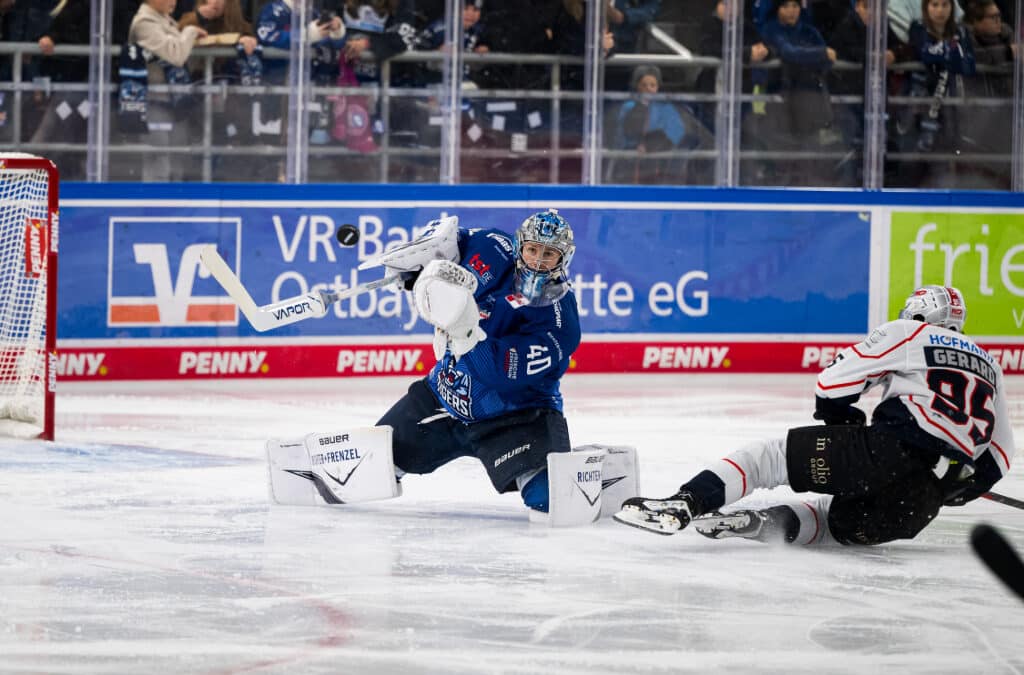 Straubing Tigers behalten im Tiger Duell gegen Nürnberg die Oberhand