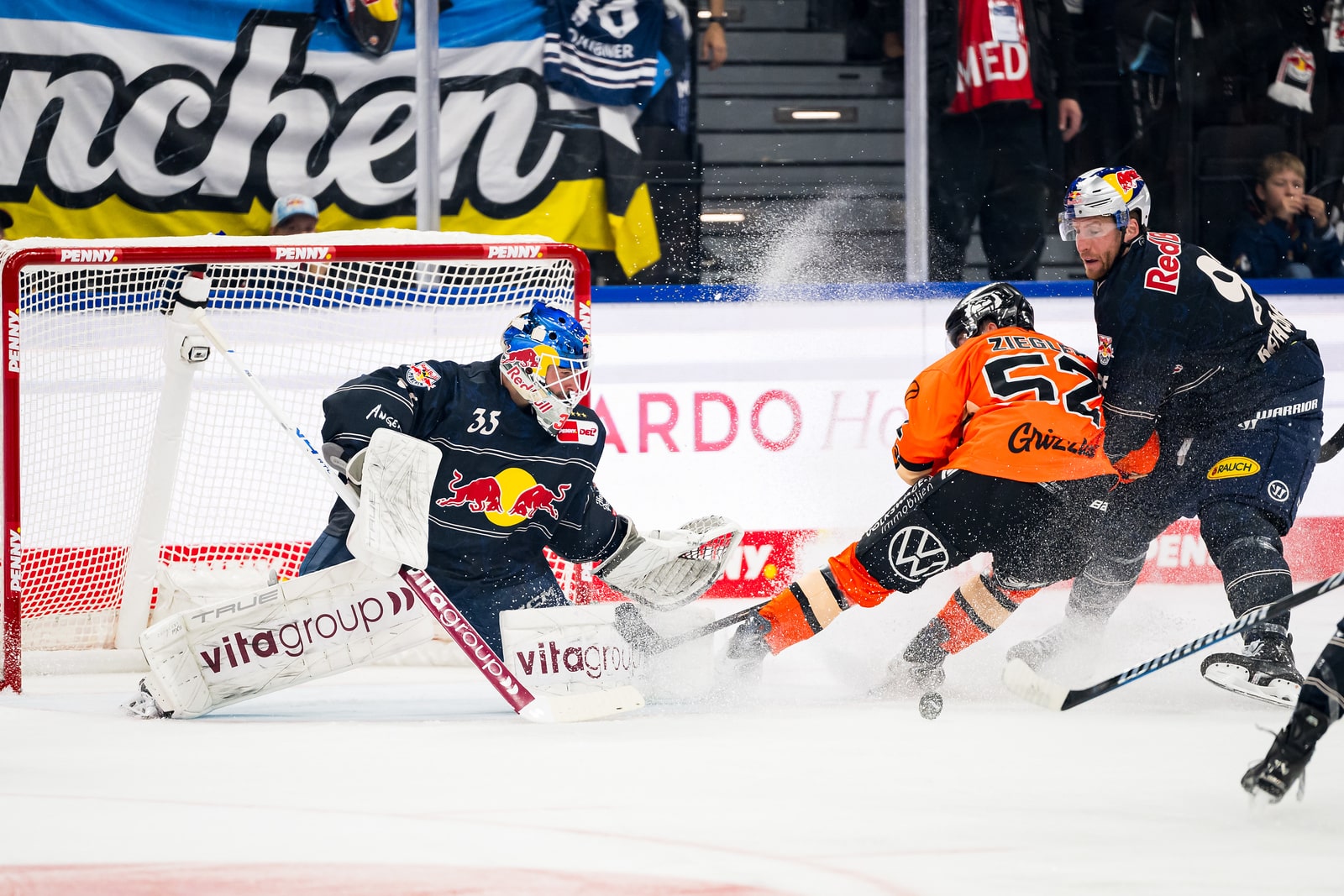 Red Bull Mnchen gegen Grizzlys Wolfsburg – PENNY DEL