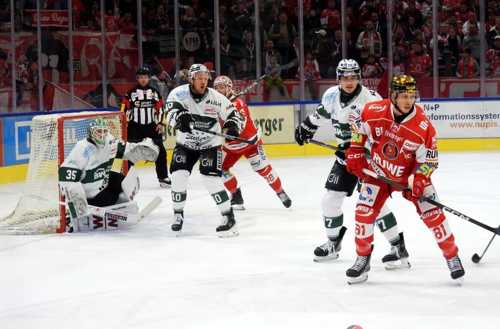 Eispiraten Crimmitschau erleiden Schiffbruch gegen die Steelers aus Bietigheim