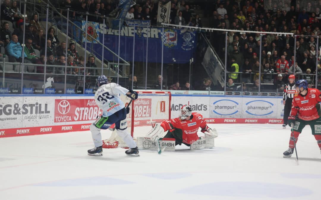 Augsburg wird von Straubing deklassiert