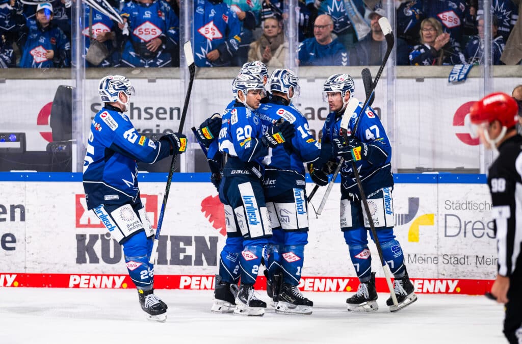 Dresdner Eislöwen gewinnen in Overtime gegen Schwenningen