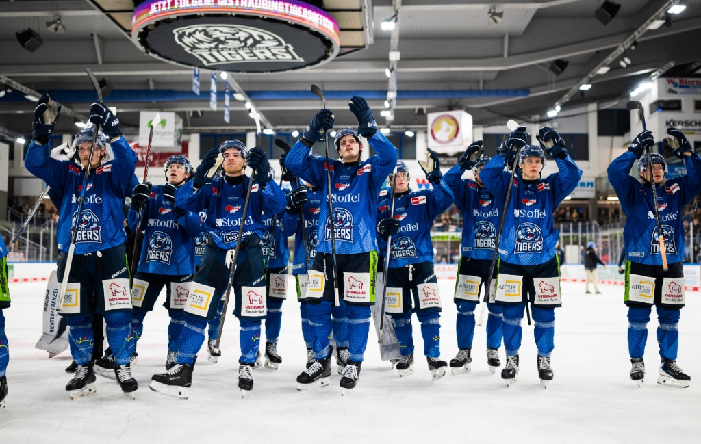 Die Oktober-Tabelle wird von den Straubing Tigers angeführt