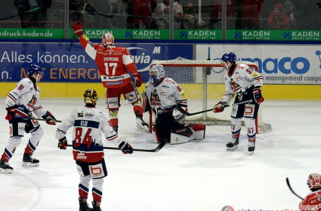 Eispiraten Crimmitschau bejubeln zu Halloween eine Shutout-Sieg gegen Freiburg