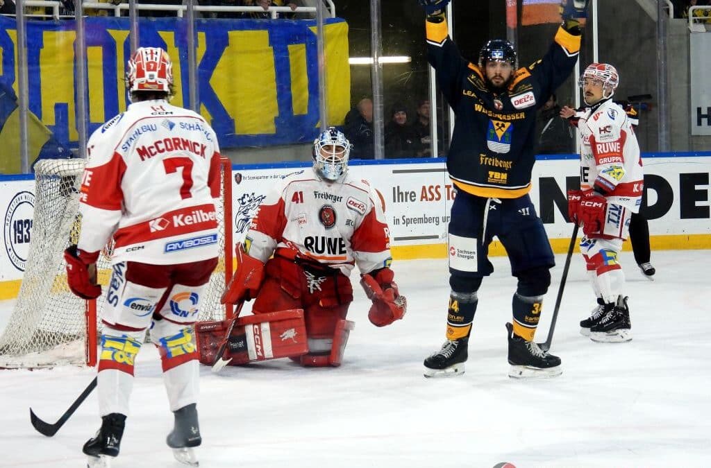 Eispiraten Crimmitschau geben den Sieg in der Lausitz im letzten Drittel aus der Hand