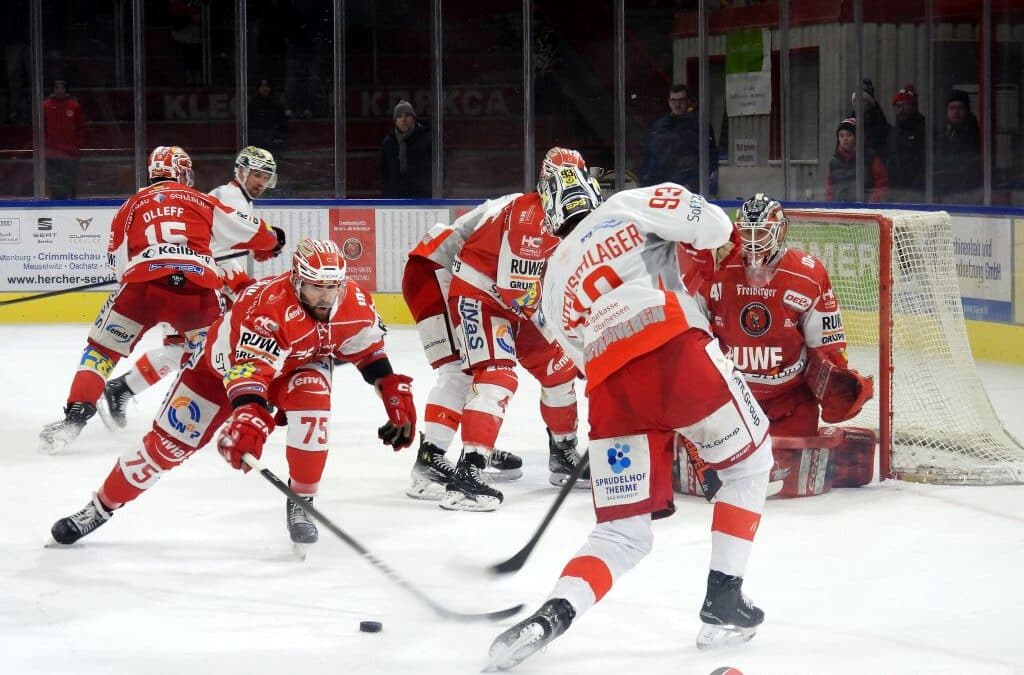 Die Eispiraten Crimmitschau bescheren ihre Fans zum Weihnachtsfeiertag mit einem 3 Punkte Sieg gegen Nauheim