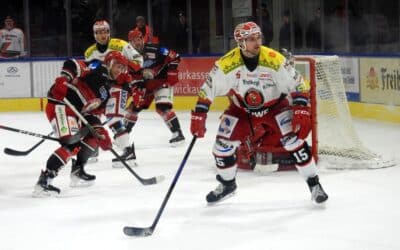 Eispiraten Crimmitschau mauern hinten und feiern Sieg über Landshut in Retro-Trikots
