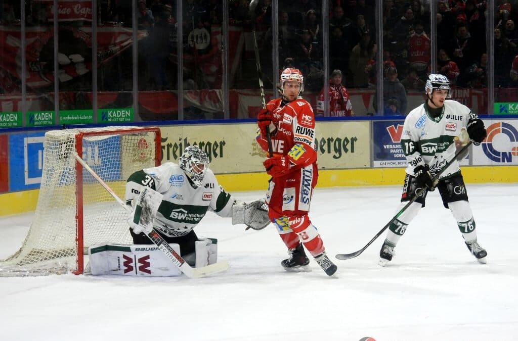 Eispiraten Crimmitschau müssen sich nach tollem ersten Drittel doch gegen Bietigheim geschlagen geben