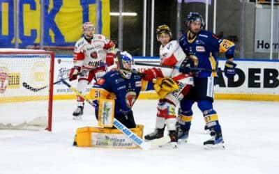 Eispiraten Crimmitschau müssen sich nach einem Doppelschlag innerhalb von 14 Sekunden gegen die Lausitzer Füchse in der Overtime geschlagen geben