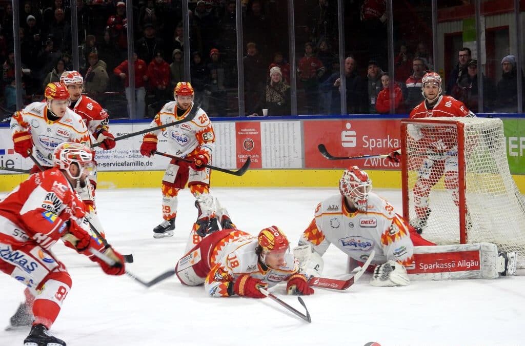 Eispiraten Crimmitschau holen 2 Punkte gegen Kaufbeuren und machen den Klassenerhalt perfekt