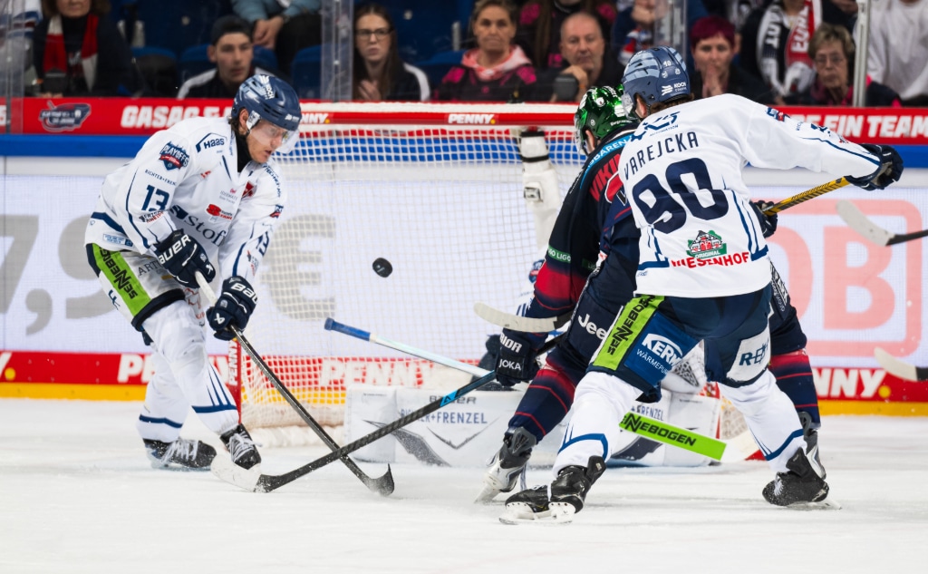 Nach sensationeller Aufholjagd endet die Saison für die Straubing Tigers in Berlin